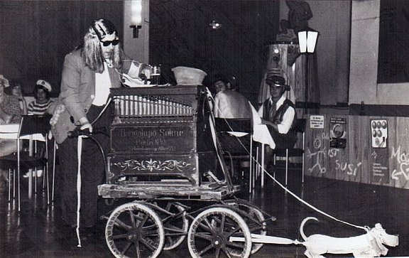 1972_008.jpg  